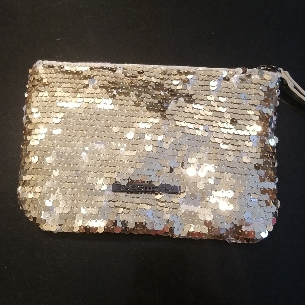 💕BCBGERATION💕 Sequin Wristlet Clutch ~ Gold